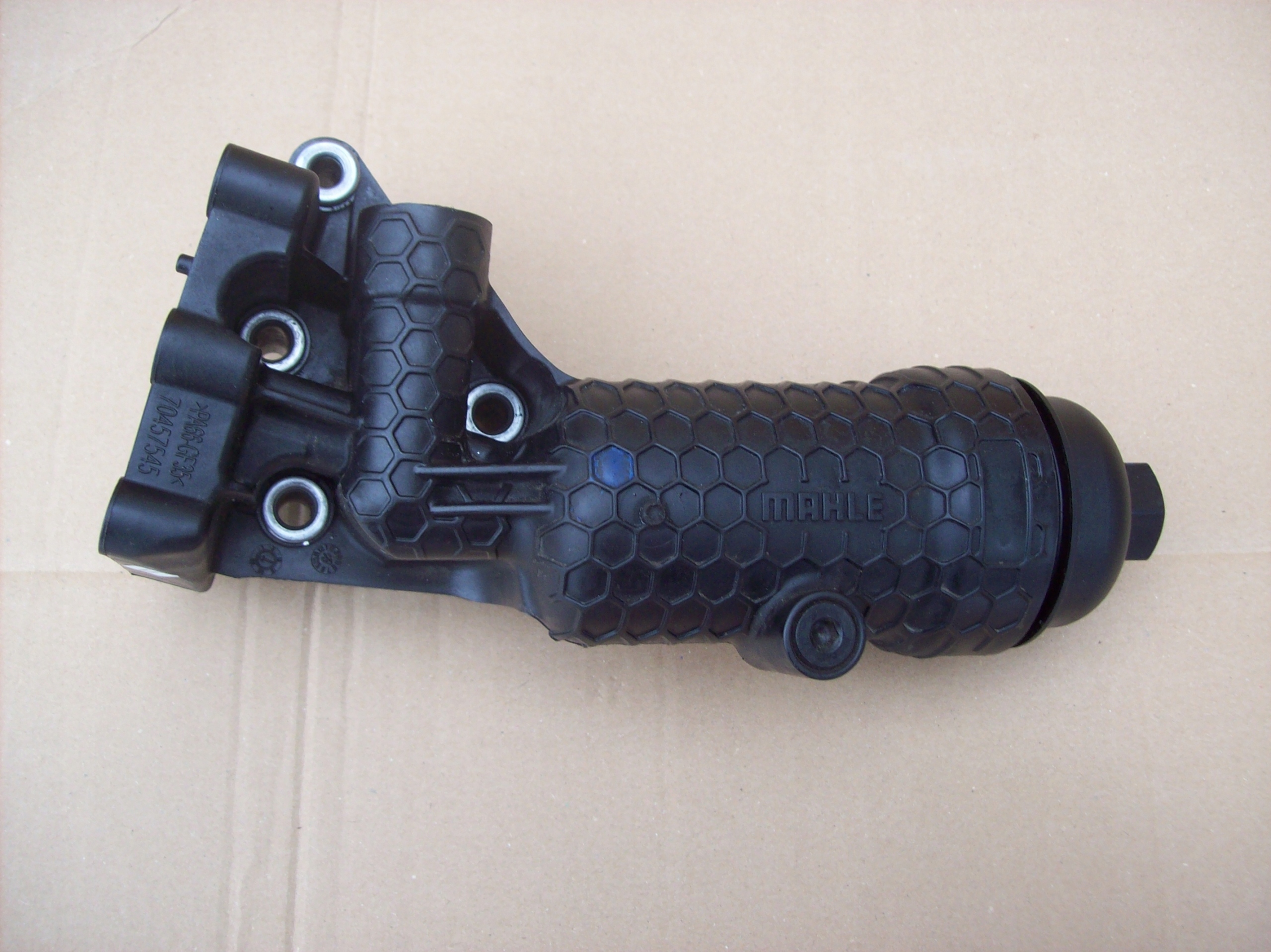 70457545 - KIA STINGER G6DP 3.3 T-GDI БАЗА МАСЛЯНОГО ФИЛЬТРА