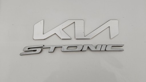 KIA STONIC 2020-2023 ЭМБЛЕМА ЛИФТА ЗАДНЯЯ