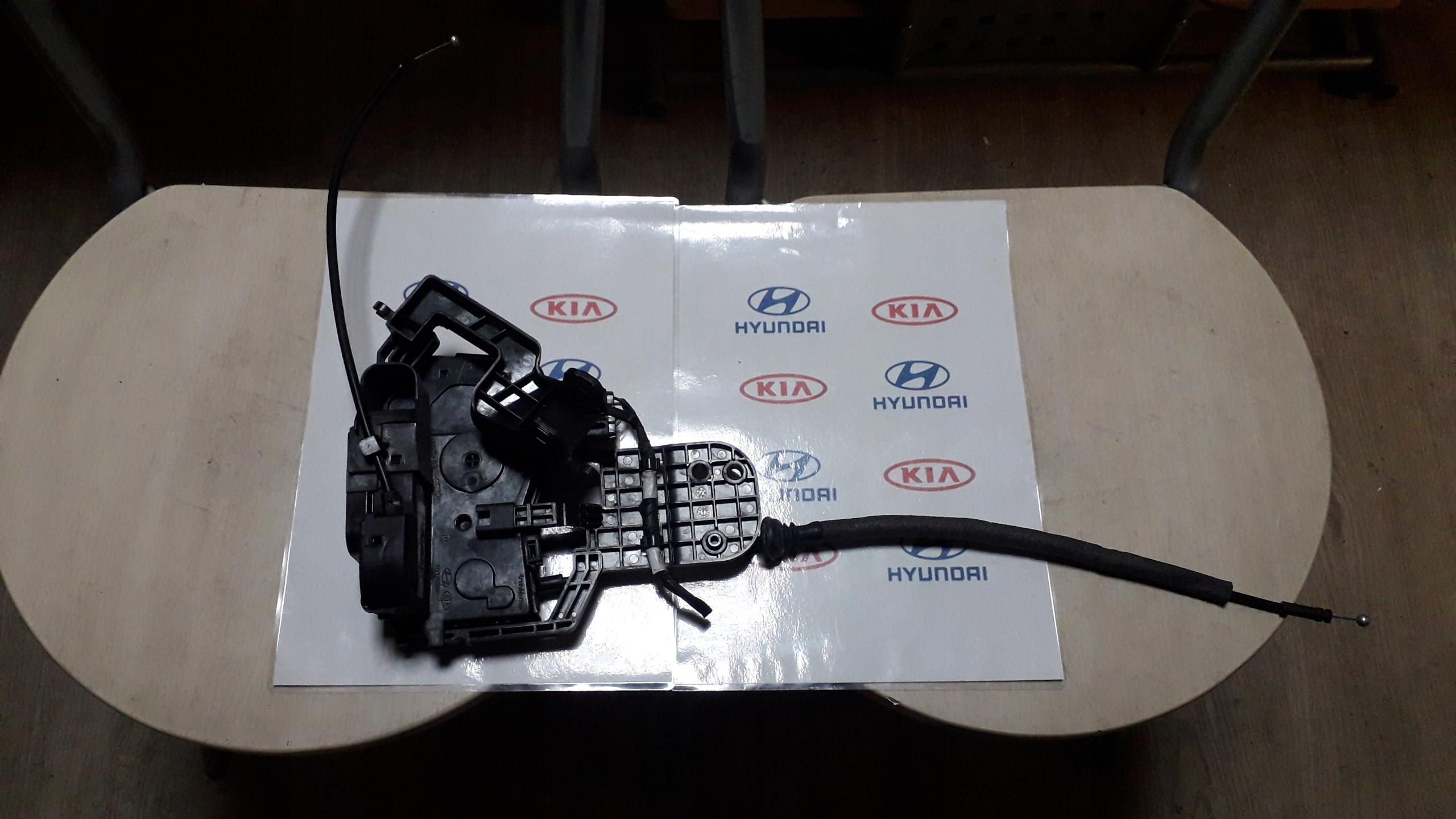 81420-1P000 - KIA VENGA 09 - ЗАМОК ДВЕРИ ПРАВЫЙ ЗАДНИЙ ЗАДНИЙ 4 PIN