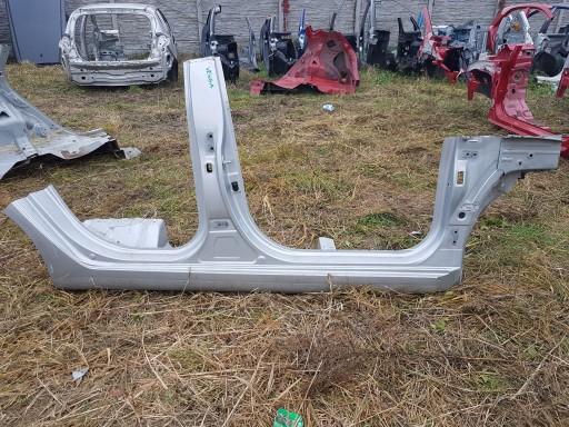 KIA VENGA IX20 ПРАВИЙ ПОРІГ СТІЙКИ ВСЯ СТОРОНА 2009-