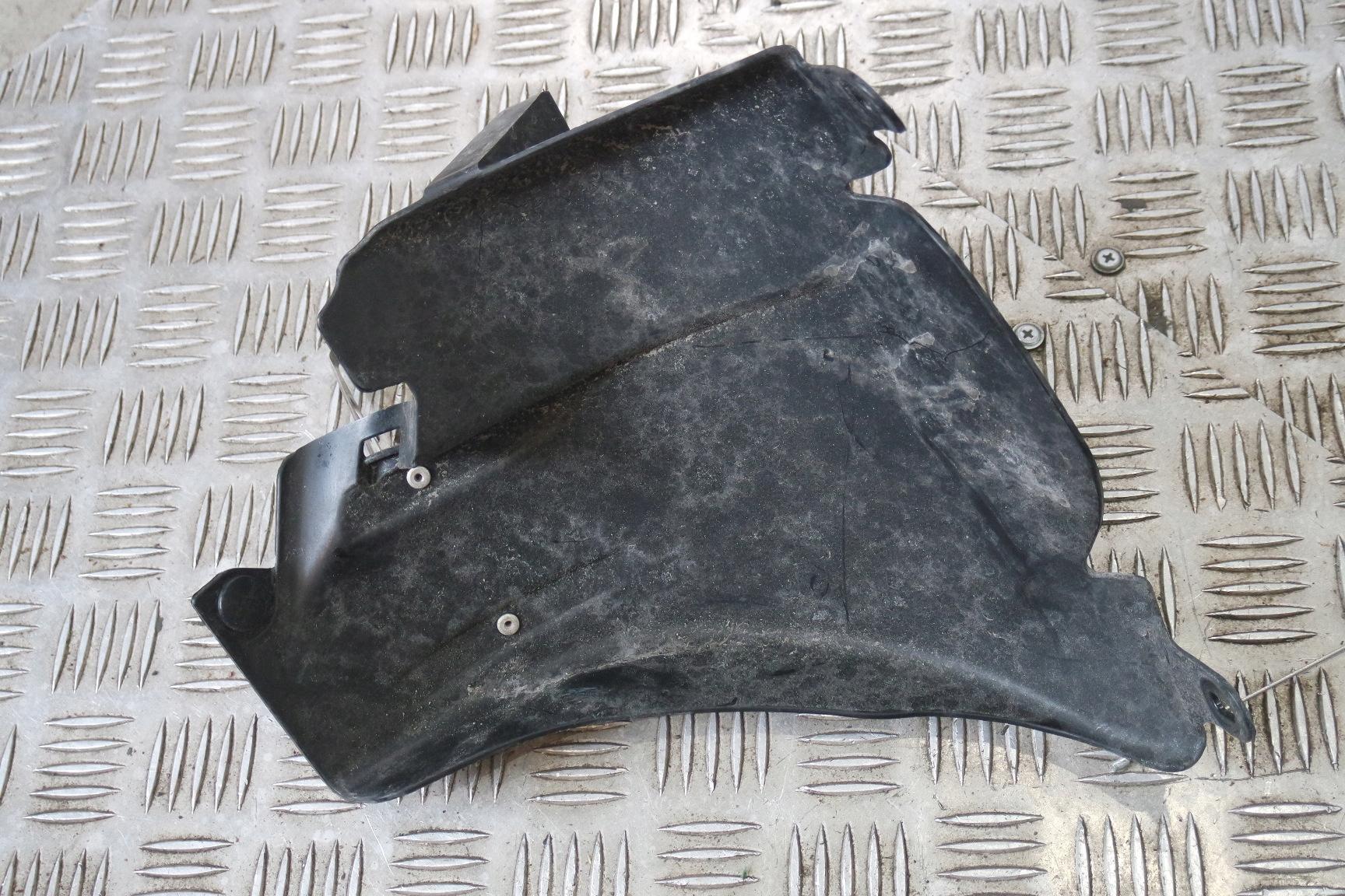 ПОВІТРЯНИЙ КЕРМО ПЕРЕДНІЙ 991 99157513282