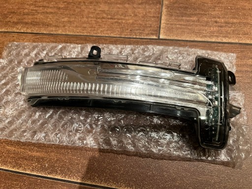 XC-60 - УКАЗАТЕЛЬ ПОВОРОТА ЗЕРКАЛА ПРАВЫЙ VOLVO XC60 И LIFT-OE 263016