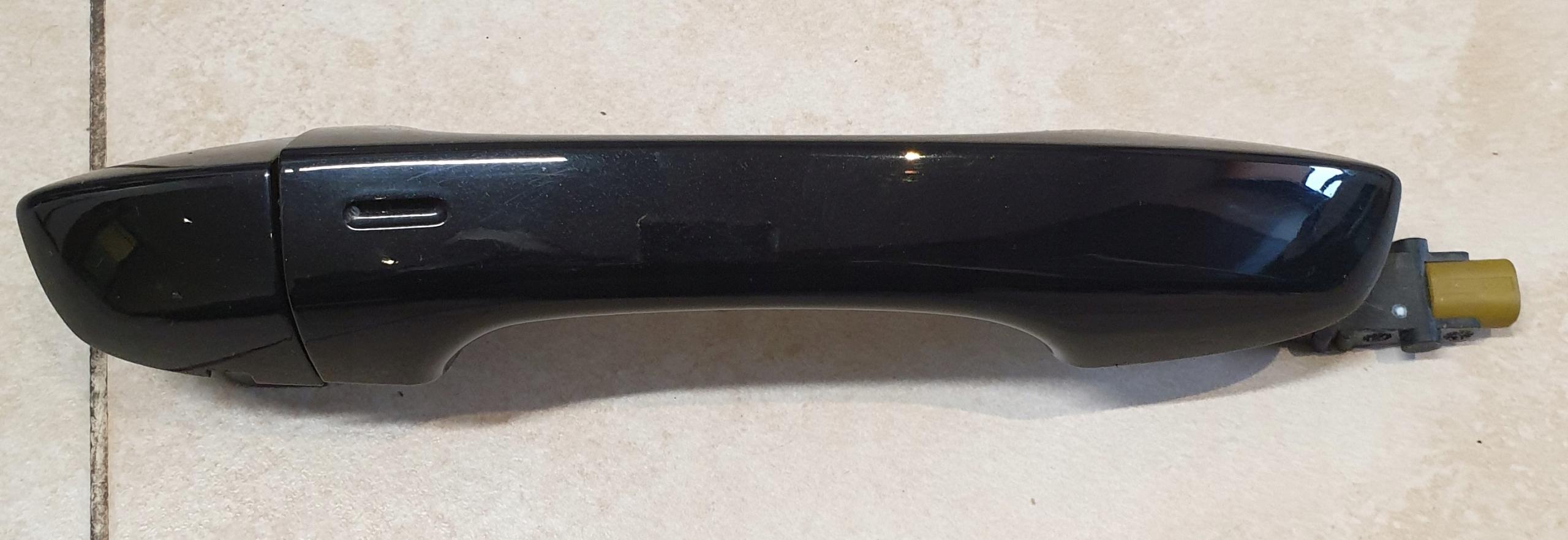 510839168 510837206G - Ручка двери KESSY правая P / T VW PASSAT B8 LC9X OE