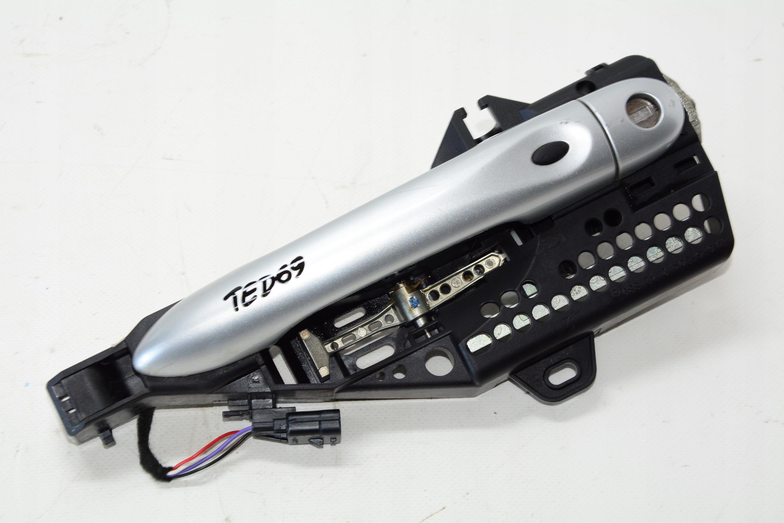 806079784R - РУЧКА ДВЕРИ ЛЕВАЯ ПЕРЕДНЯЯ CAPTUR И TED69 ЕВРОПА