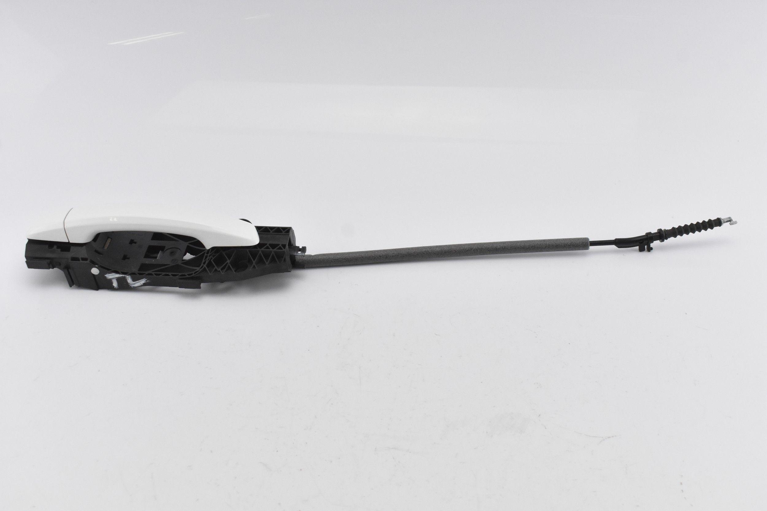 Ручка двери левая задняя AUDI 5n0837017d Q2 LY9C