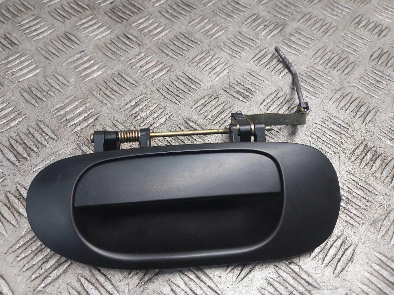 РУЧКА ДВЕРИ ЗАДНЯЯ ЛЕВАЯ CARISMA И SPACE STAR