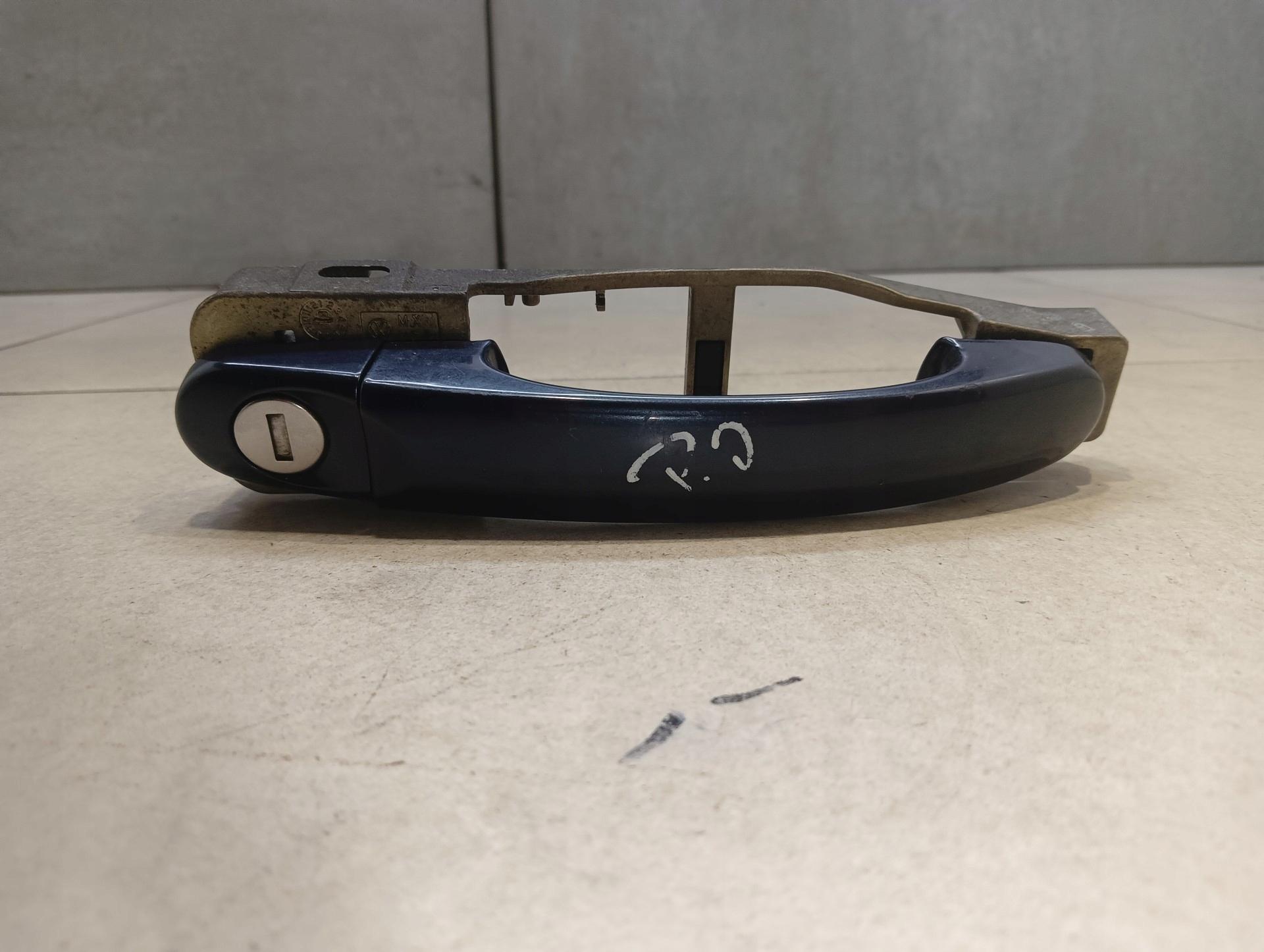 ПЕРЕДНЯЯ ПРАВАЯ ДВЕРНАЯ РУЧКА NEW BEETLE 2.0 IC0837885