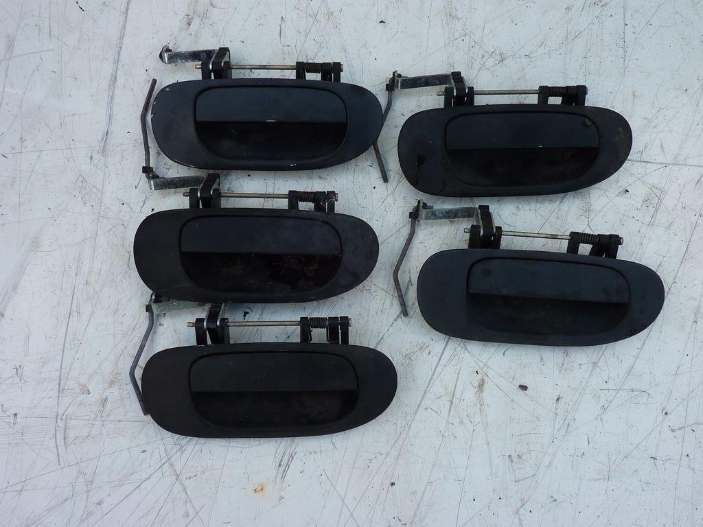 РУЧКА ДВЕРЕЙ ЗАДНЯ ПРАВА CARISMA І II SPACE STAR