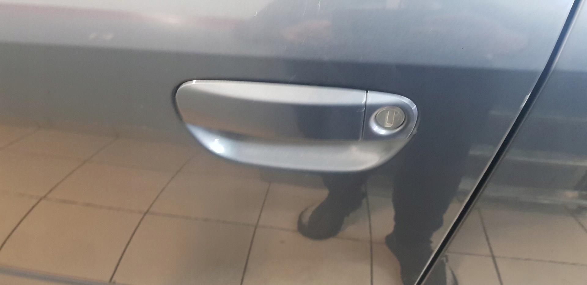 Дверная ручка вставка левая передняя AUDI A4 B6 LX7Z EU