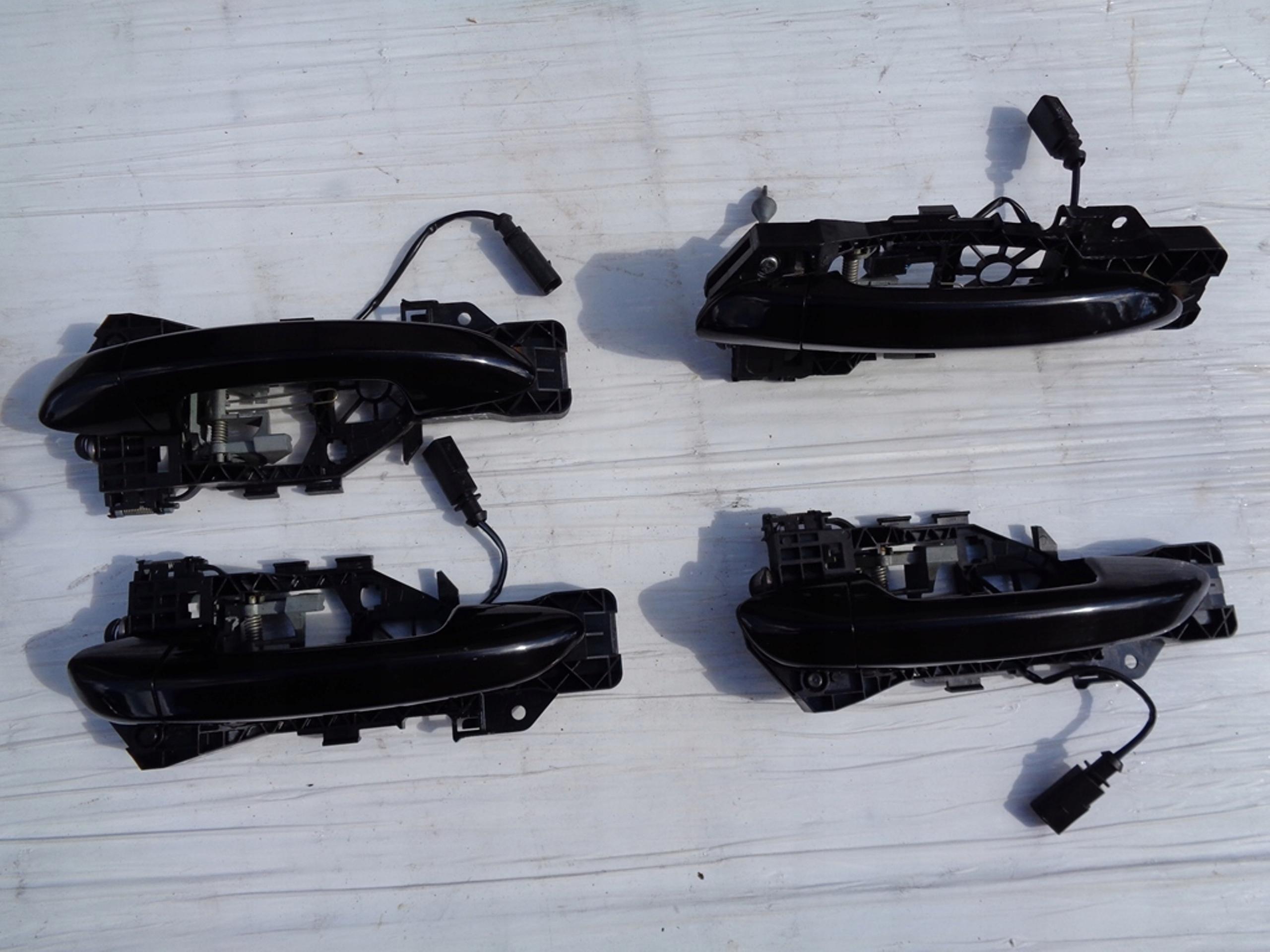 3C8837885 - Ручка двери в сборе передняя задняя VW PASSAT CC LC9X