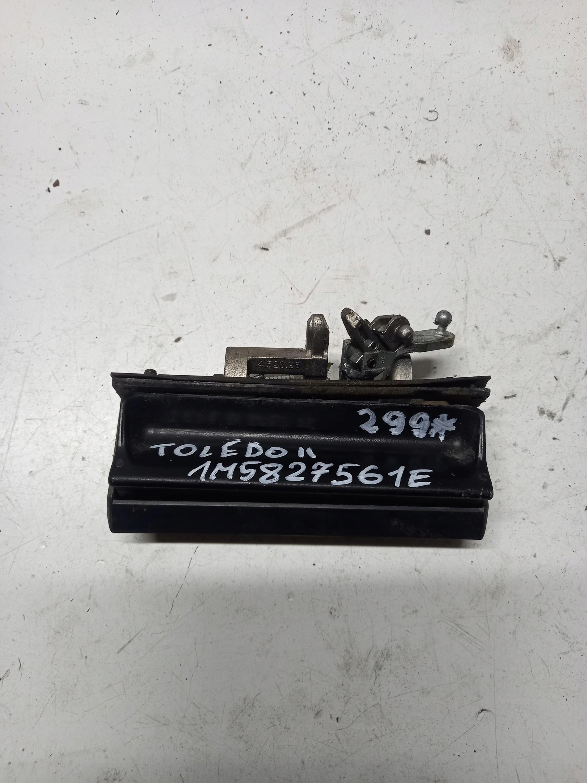 РУЧКА БАГАЖНИКА SEAT TOLEDO 2 1M5827561E