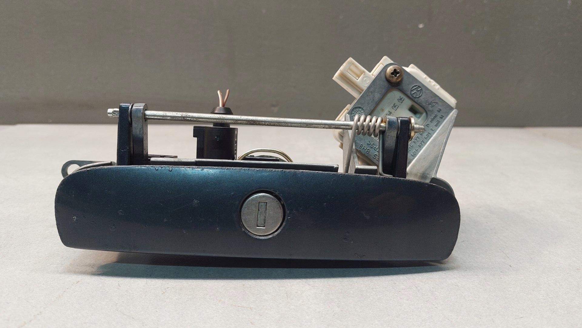 6Q6827601D/E 6Q6827297F - РУЧКА ДВЕРЕЙ БАГАЖНИКА POLO IV 9N FL 6Q0962103A