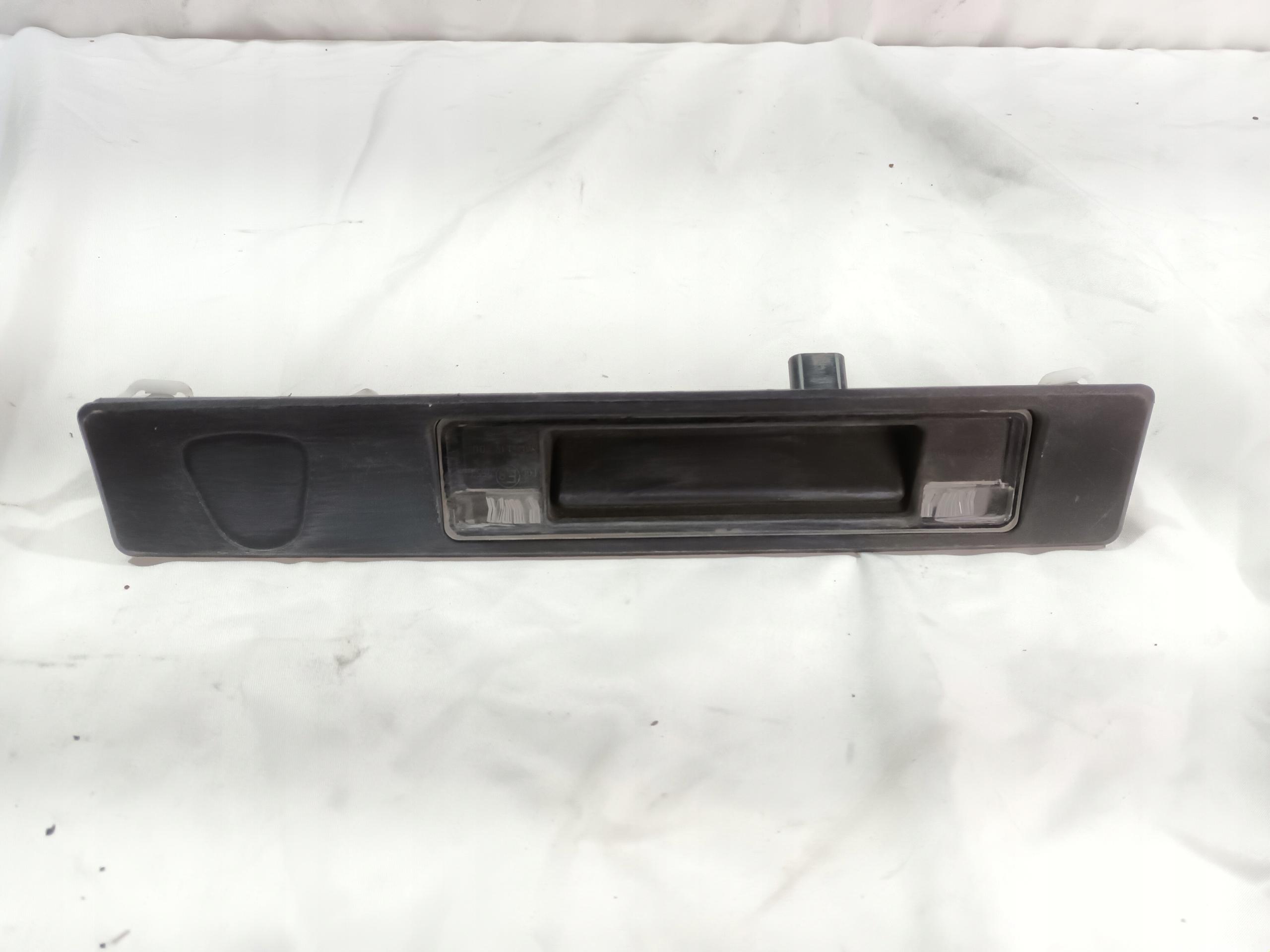 РУЧКА ЛЮКА ПІДСВІЧУВАННЯ НОМЕРНОГО ЗНАКА VOLVO 32149878