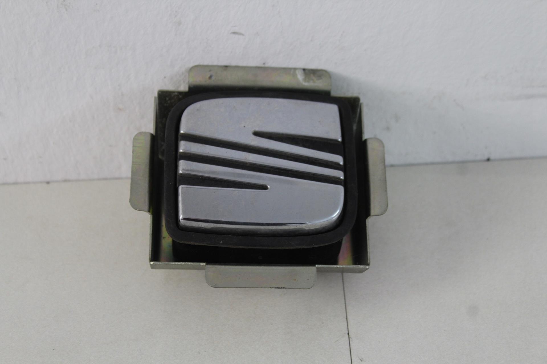 РУЧКА ДВЕРИ ЗАДНЯЯ SEAT EXEO 08 - 11R УНИВЕРСАЛ