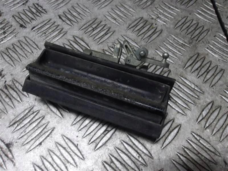 РУЧКА ЗАДНЕЙ ДВЕРИ SEAT TOLEDO II 1M5827561E