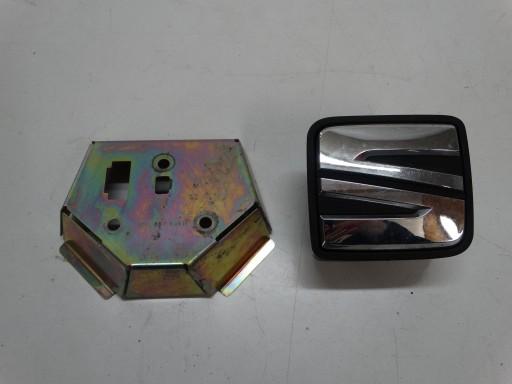 РУЧКА ДВЕРЕЙ БАГАЖНИКА SEAT LEON III 5F0827565B