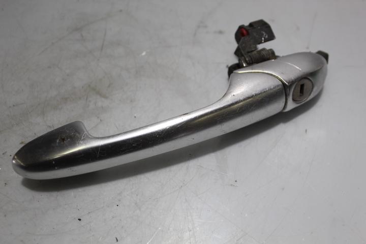 ЛЕВАЯ ПЕРЕДНЯЯ ВНЕШНЯЯ РУЧКА ALFA ROMEO 147