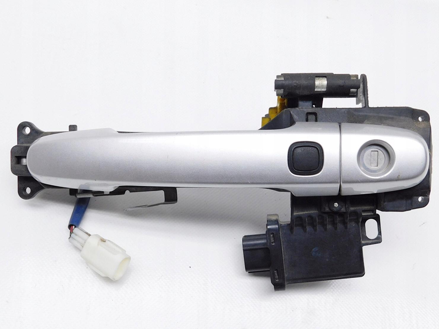 Ручка левая передняя key-Toyota RAV-4 III 06-09 EU