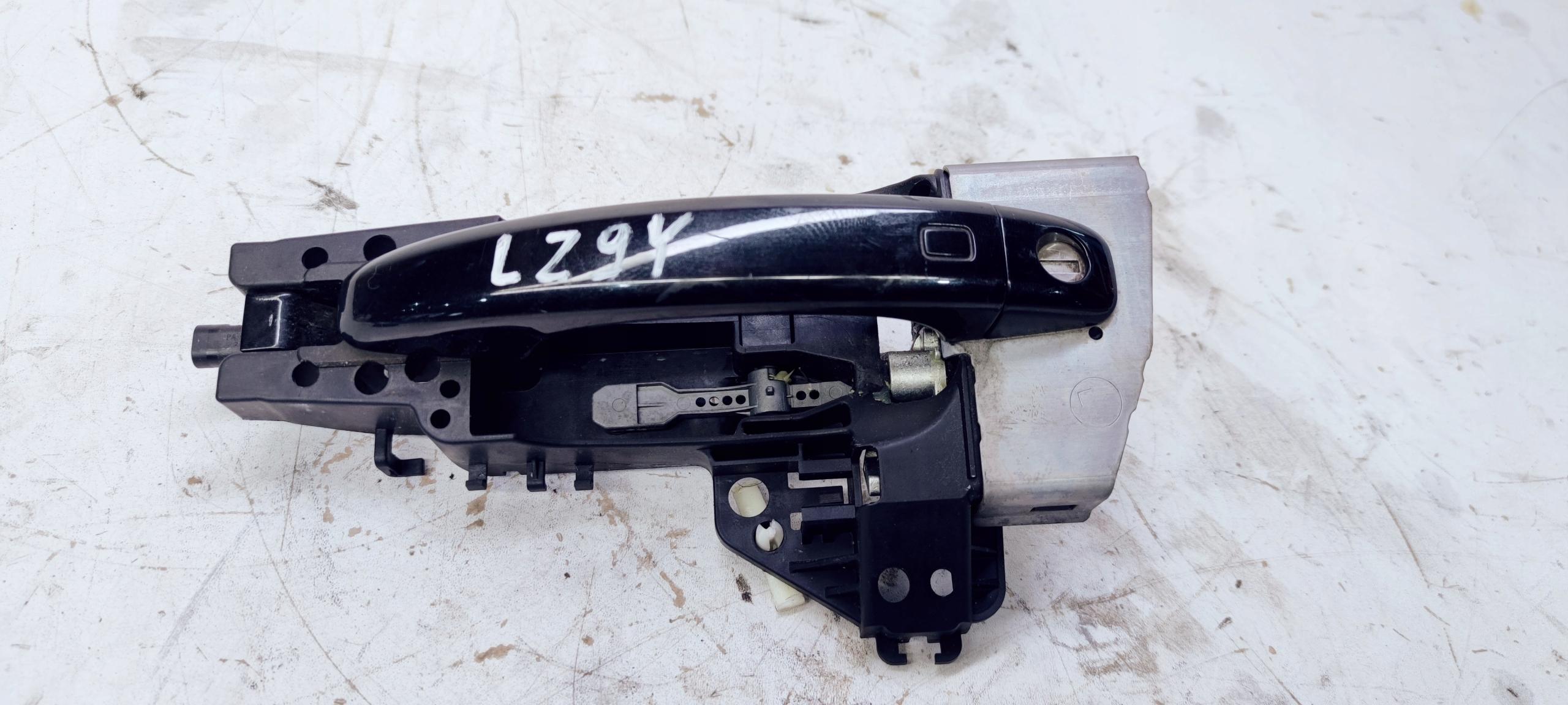 Дверна ручка передня ліва AUDI A4 B8 A5 Q5 8t1837885 LZ9Y