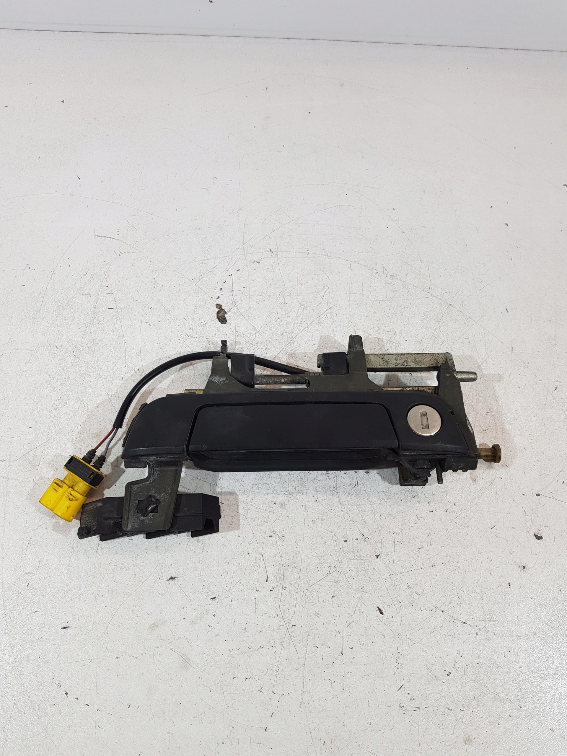 Ручка дверей ПД ліва BMW E36 1.8 B седан комп 1960801