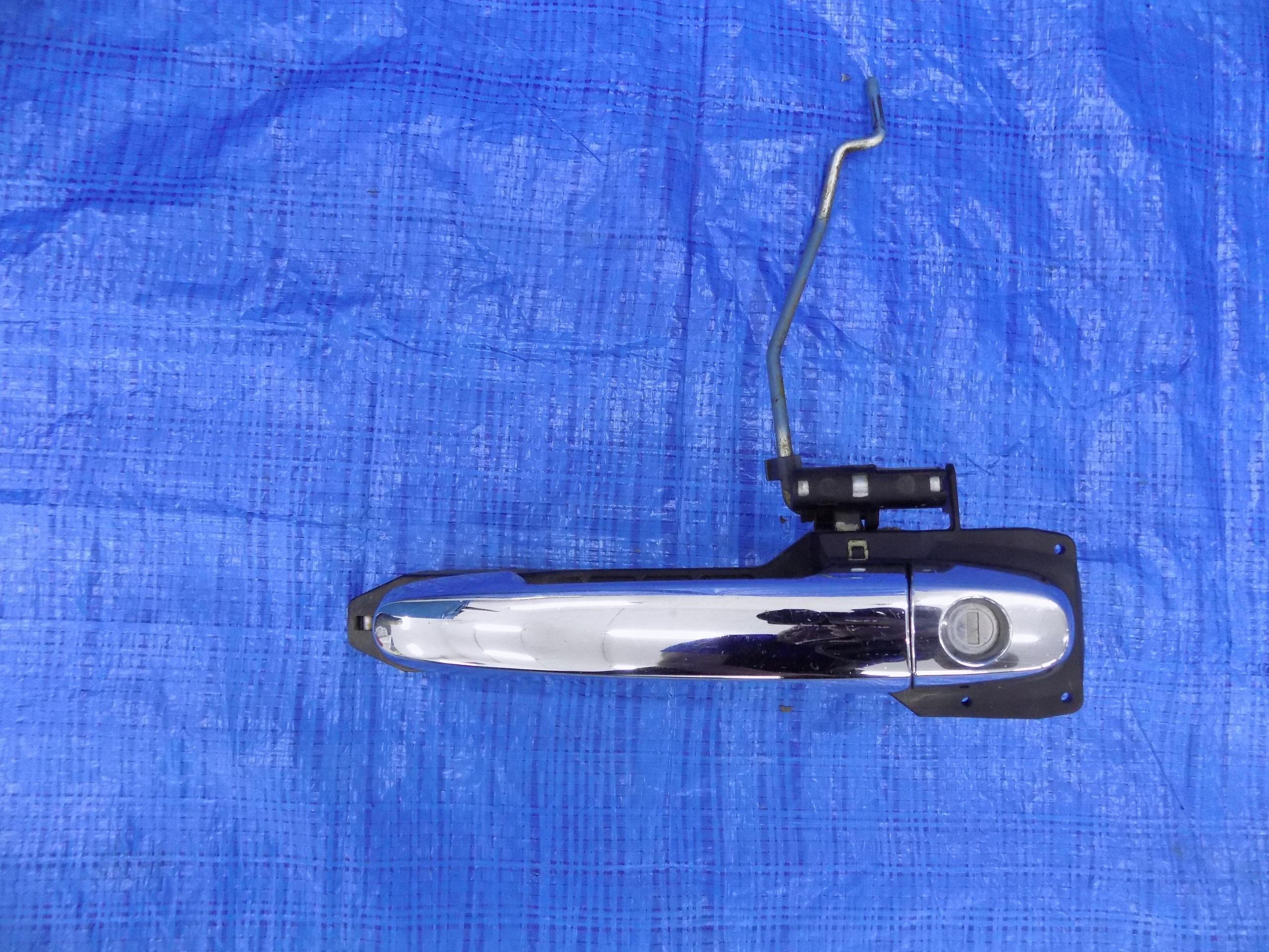 ДВЕРНАЯ РУЧКА ЛЕВАЯ ПЕРЕДНЯЯ ЛЕВАЯ ХРОМ HILUX 2,5 D4D 05-11R