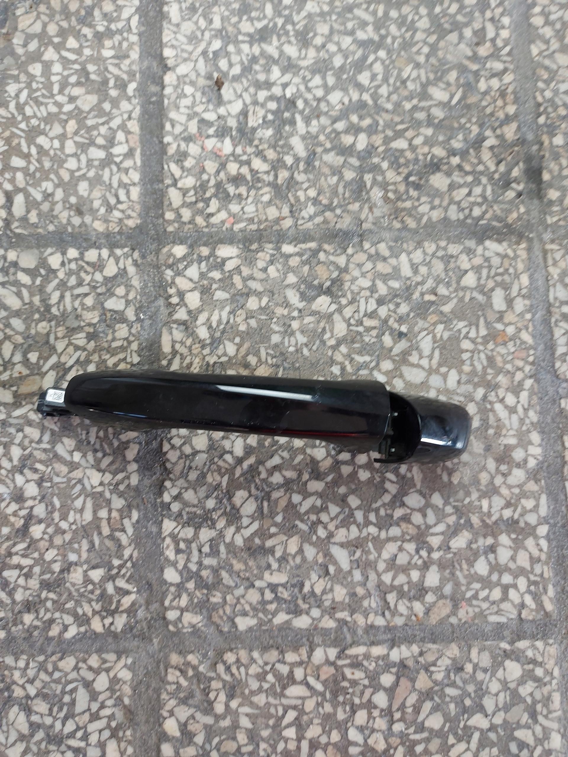 A0997601359 A0997661900 - Передняя левая ручка MERCEDES C W205 BLACK 040