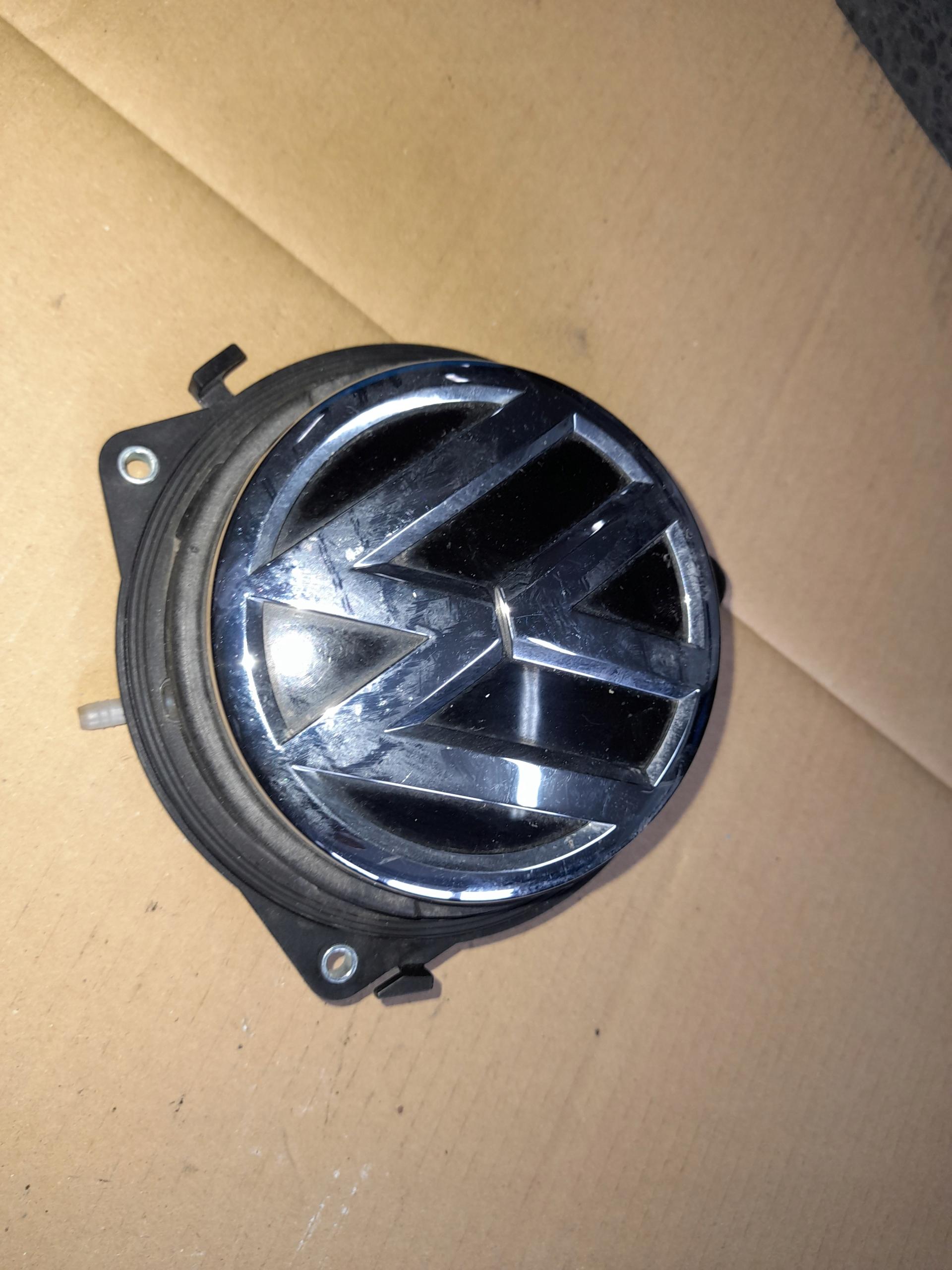 5C5827469D - Ручка дверей логотипу VW PASSAT B7 CC LIFT 3C5827469K