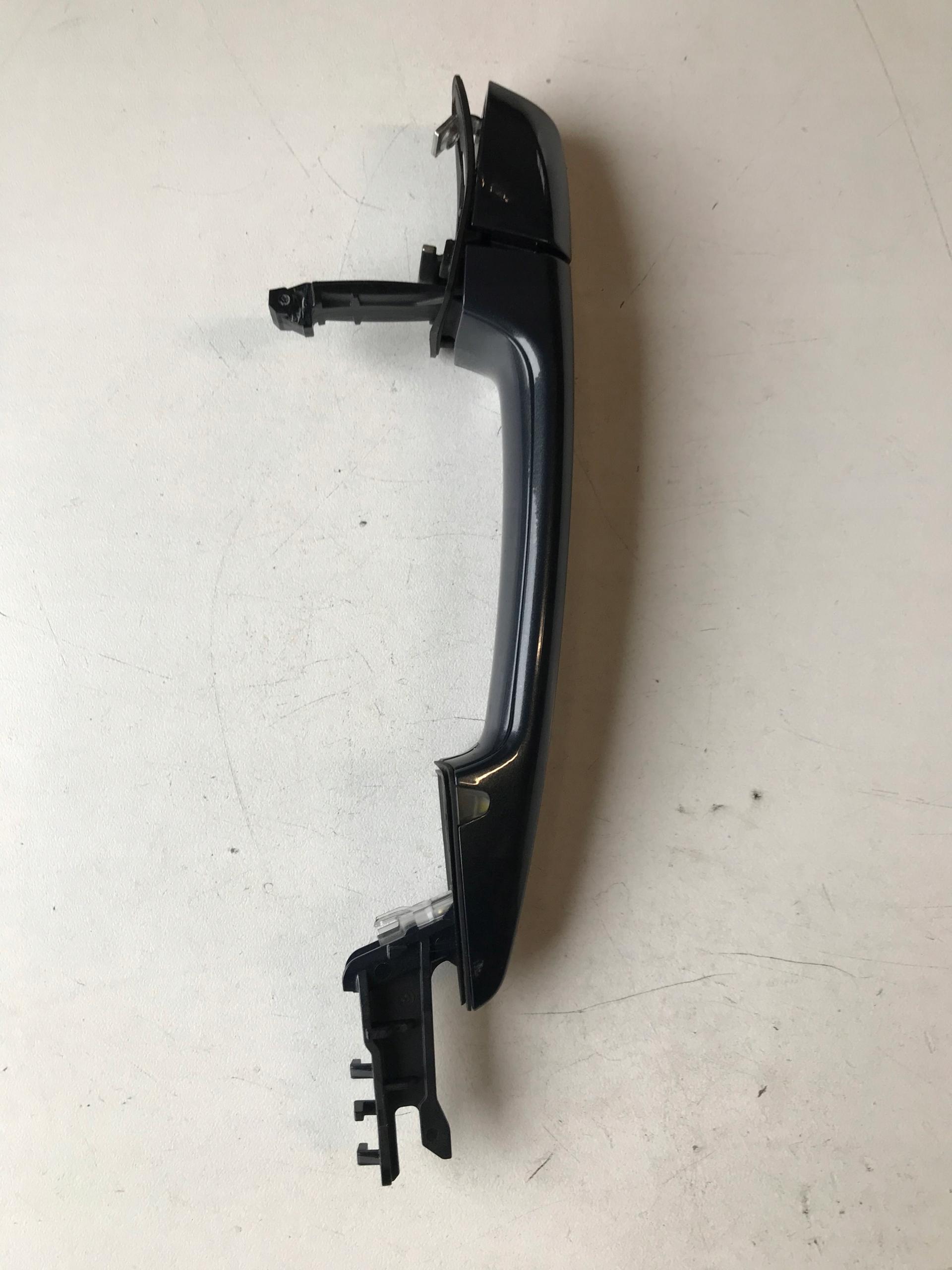 BMW X1 F48 передняя ручка с подсветкой