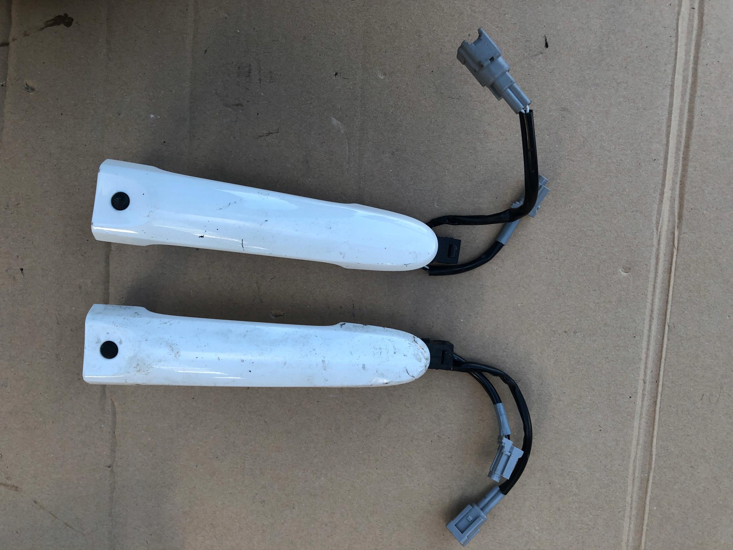 QM1 - Ручка передняя левая правая дверь NISSAN MICRA K13