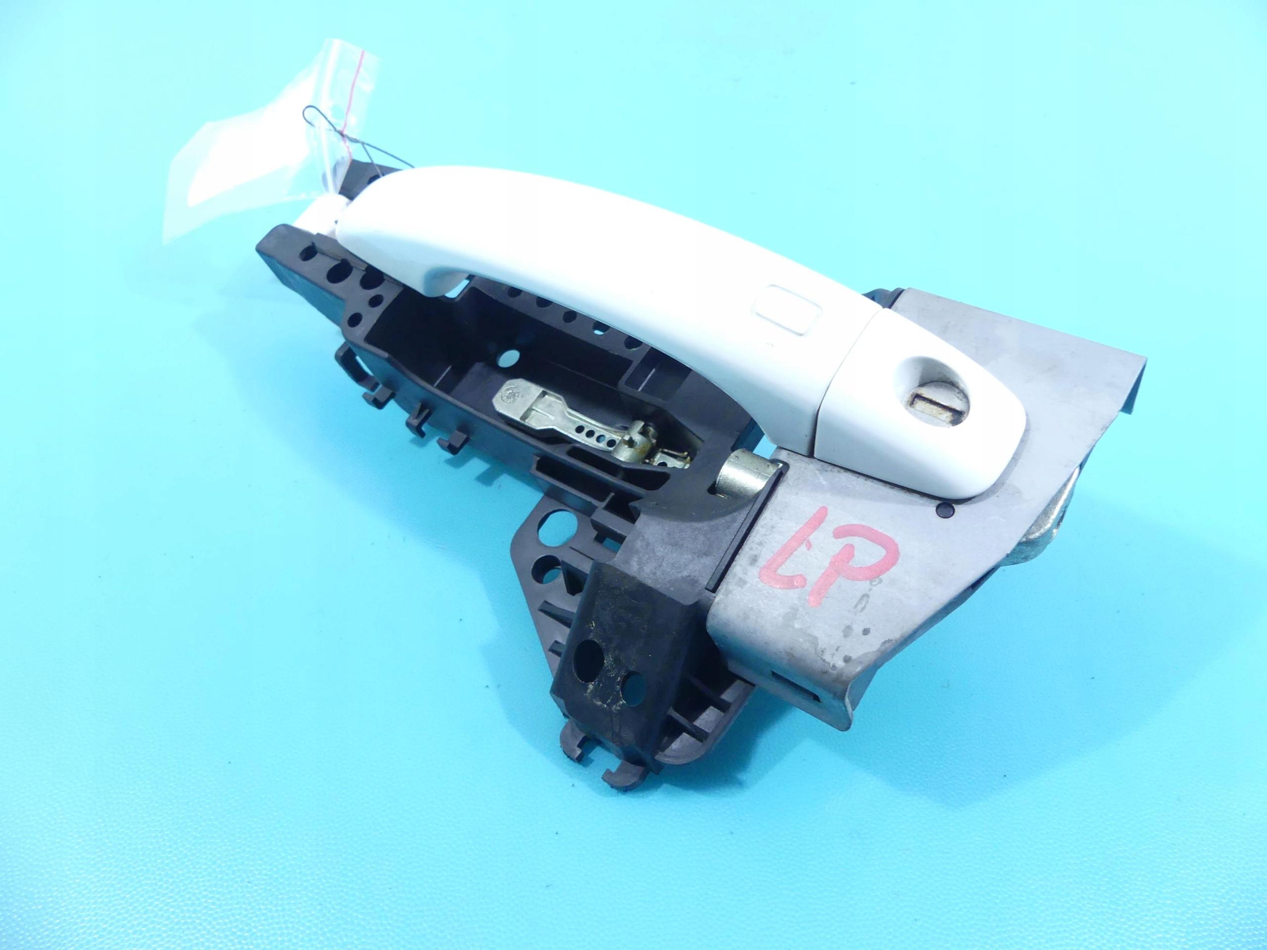 Дверная ручка передняя левая внешняя AUDI A4 B8 8T01837885