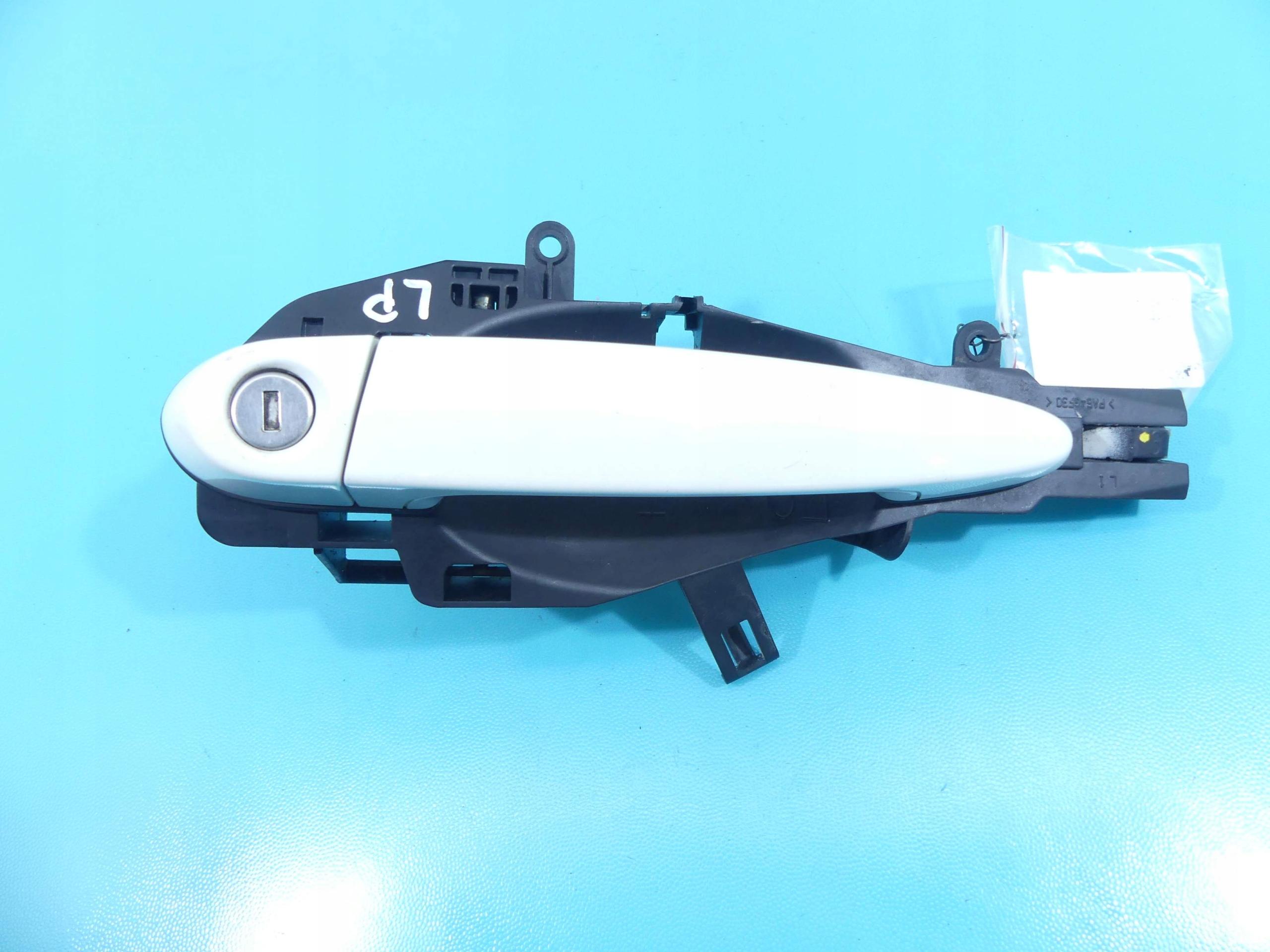 Ручка двери передняя левая наружная BMW E90 E91 Европа