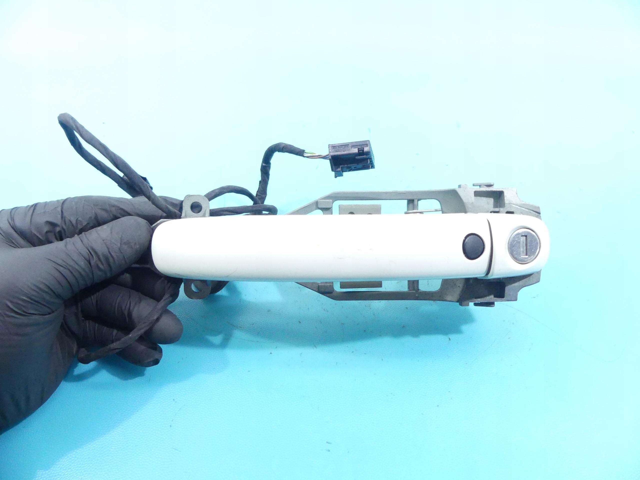 7L0837885D - ДВЕРНАЯ РУЧКА ПЕРЕДНЯЯ ЛЕВАЯ ВНЕШНЯЯ VW TOUAREG И 7L EU