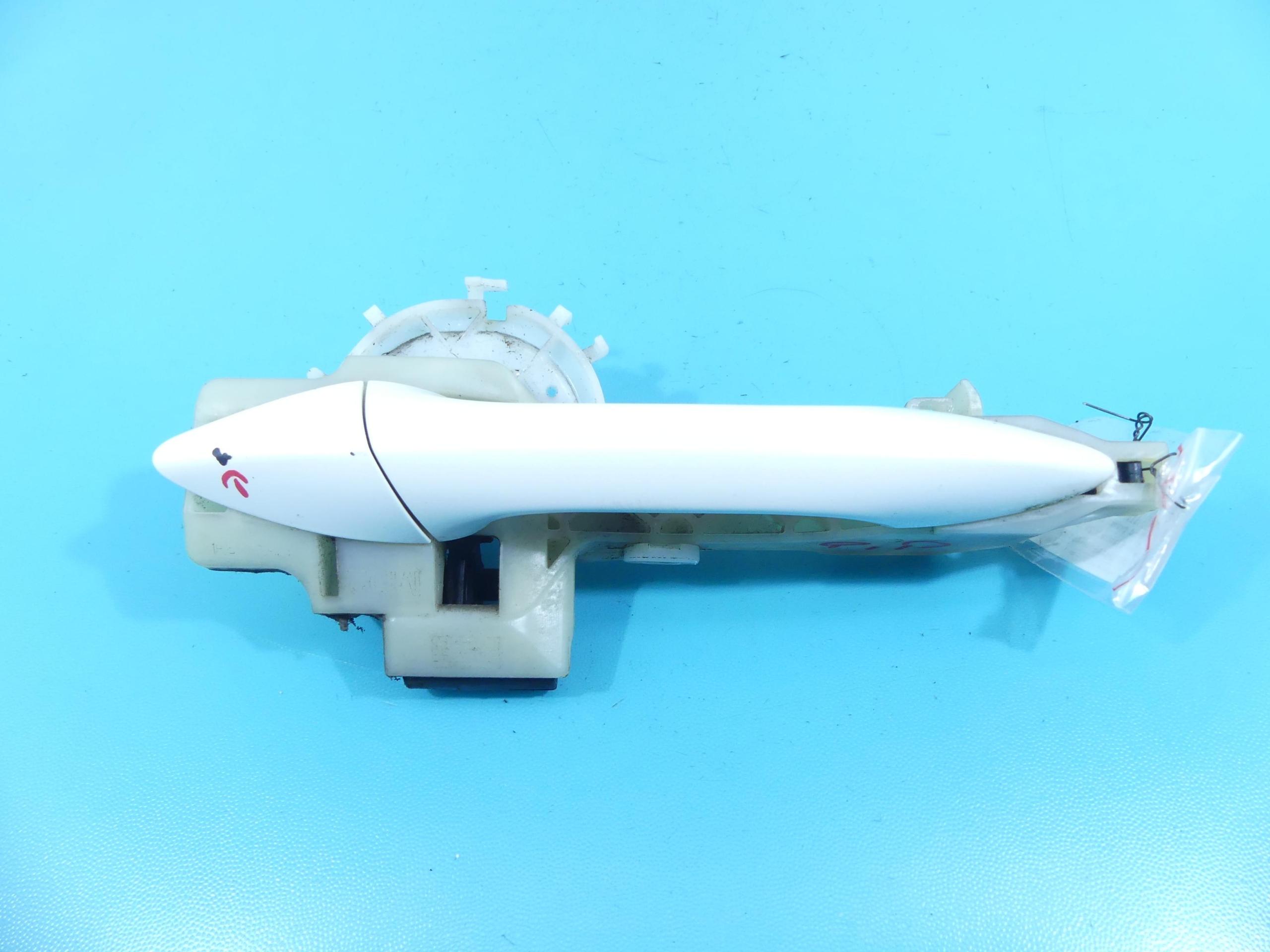 ДВЕРНА РУЧКА ПЕРЕДНЯ ПРАВА HYUNDAI ELANTRA V 10-16 JR