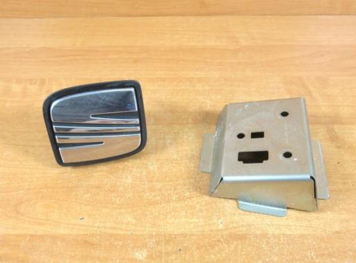 6J4827565E - ДВЕРНАЯ РУЧКА КНОПКА ЗАКРЫЛКА ЗАДНЯЯ SEAT TOLEDO IV 4 HB 12-