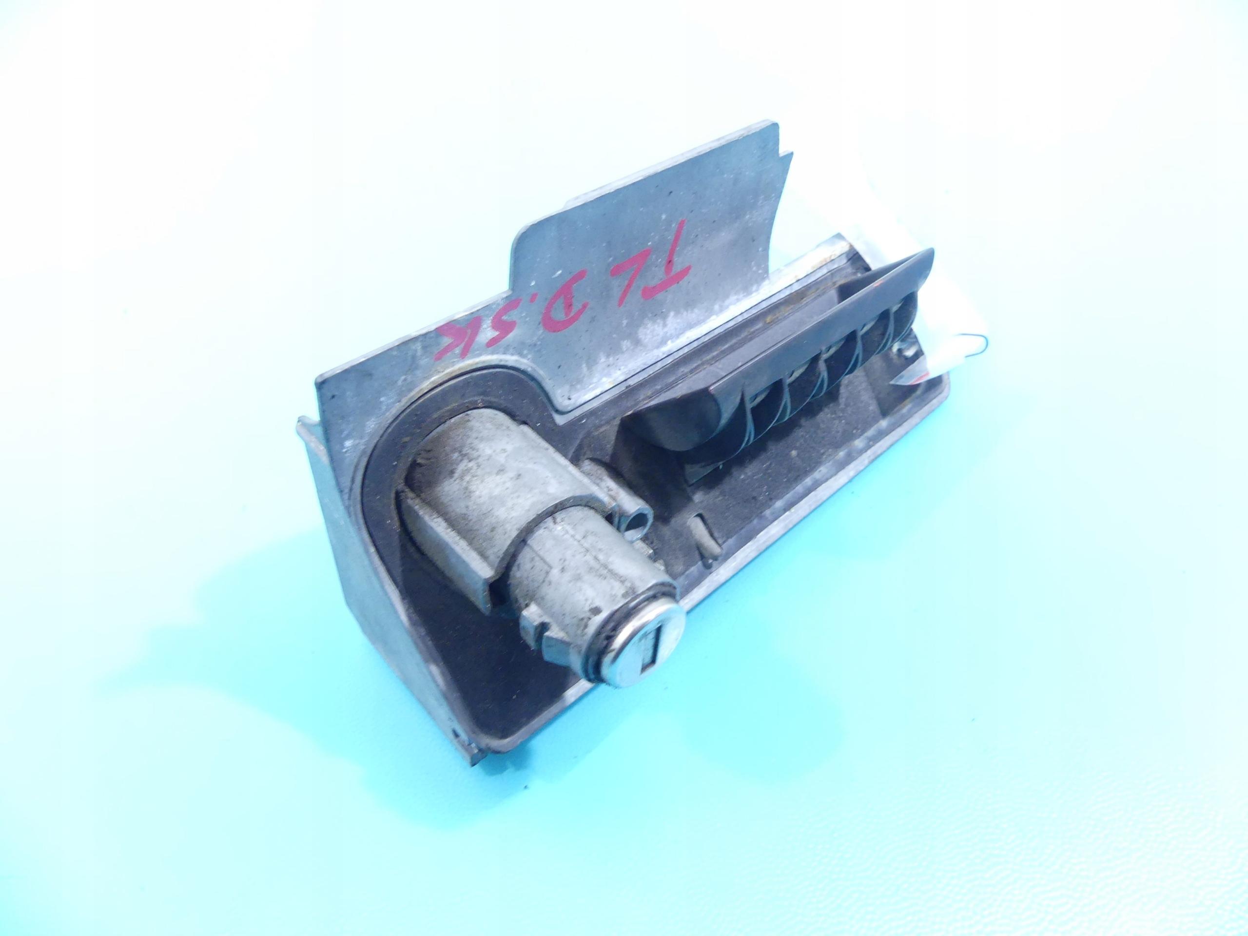 Ручка задніх розпашних дверей VW T5 7H0827565J