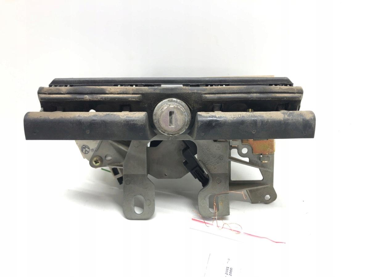 Ручка задней двери VW PASSAT B5 универсал 5D 97-01