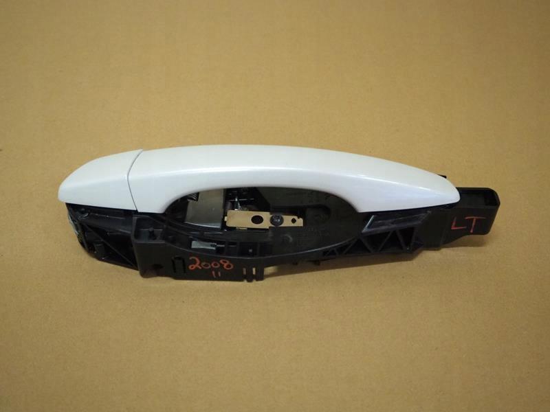 РУЧКА С КРЕПЛЕНИЕМ ДВЕРИ ЛЕВАЯ ЗАДНЯЯ PEUGEOT 2008 II