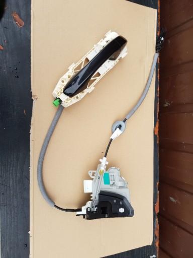 8J1837016F - РУЧКА ДВЕРЕЙ ЗАМОК ПРАВА ПЕРЕДНЯ TOUAREG III