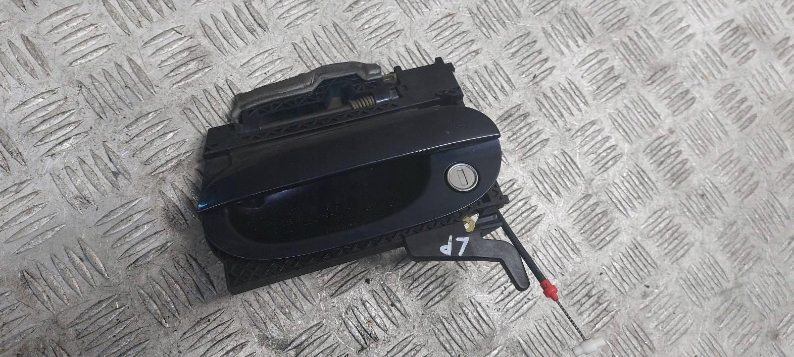 Наружная ручка двери левая ПД BMW E39