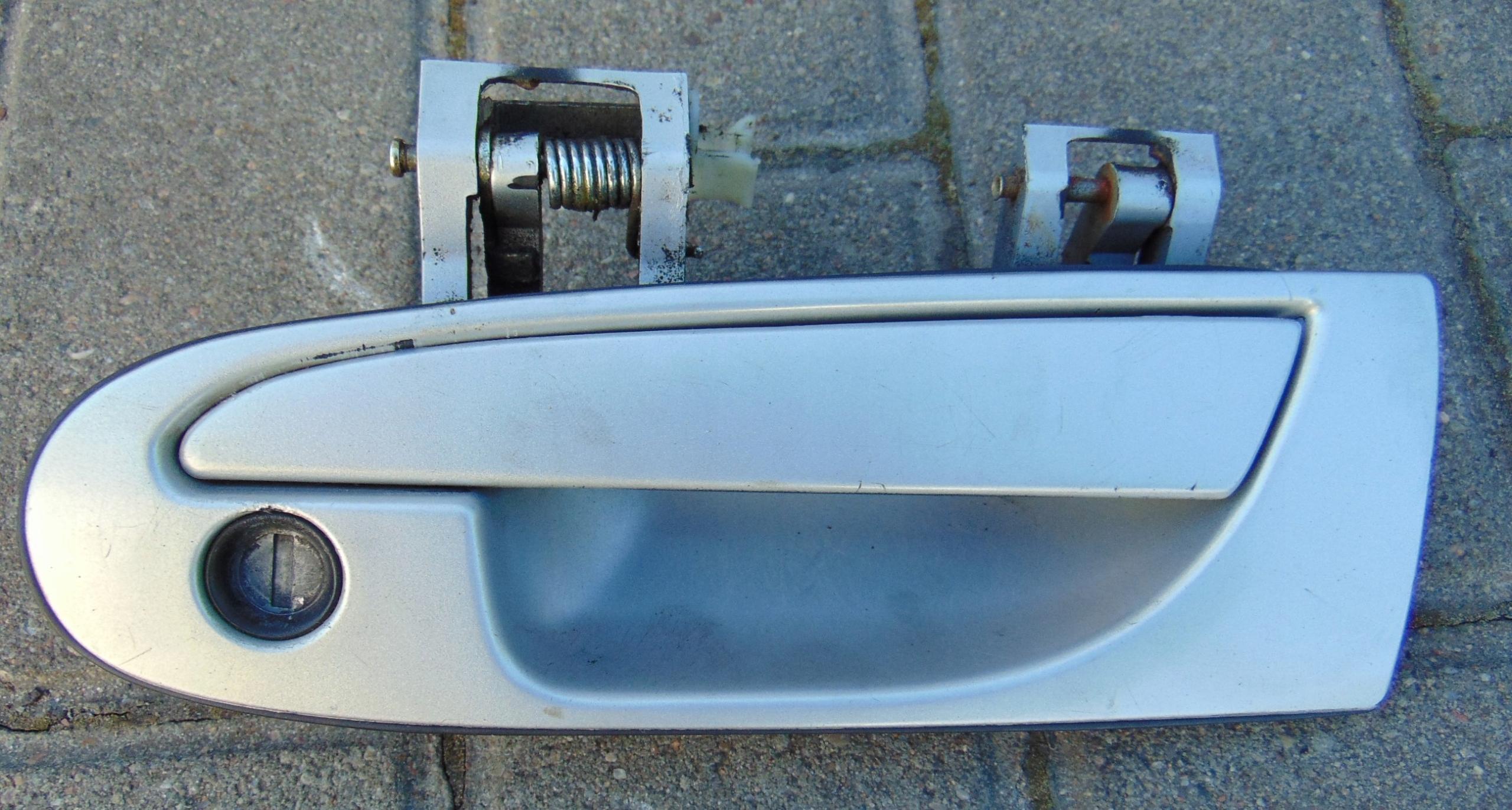 ЛЕВАЯ НАРУЖНАЯ РУЧКА MITSUBISHI ECLIPSE II 2G EU