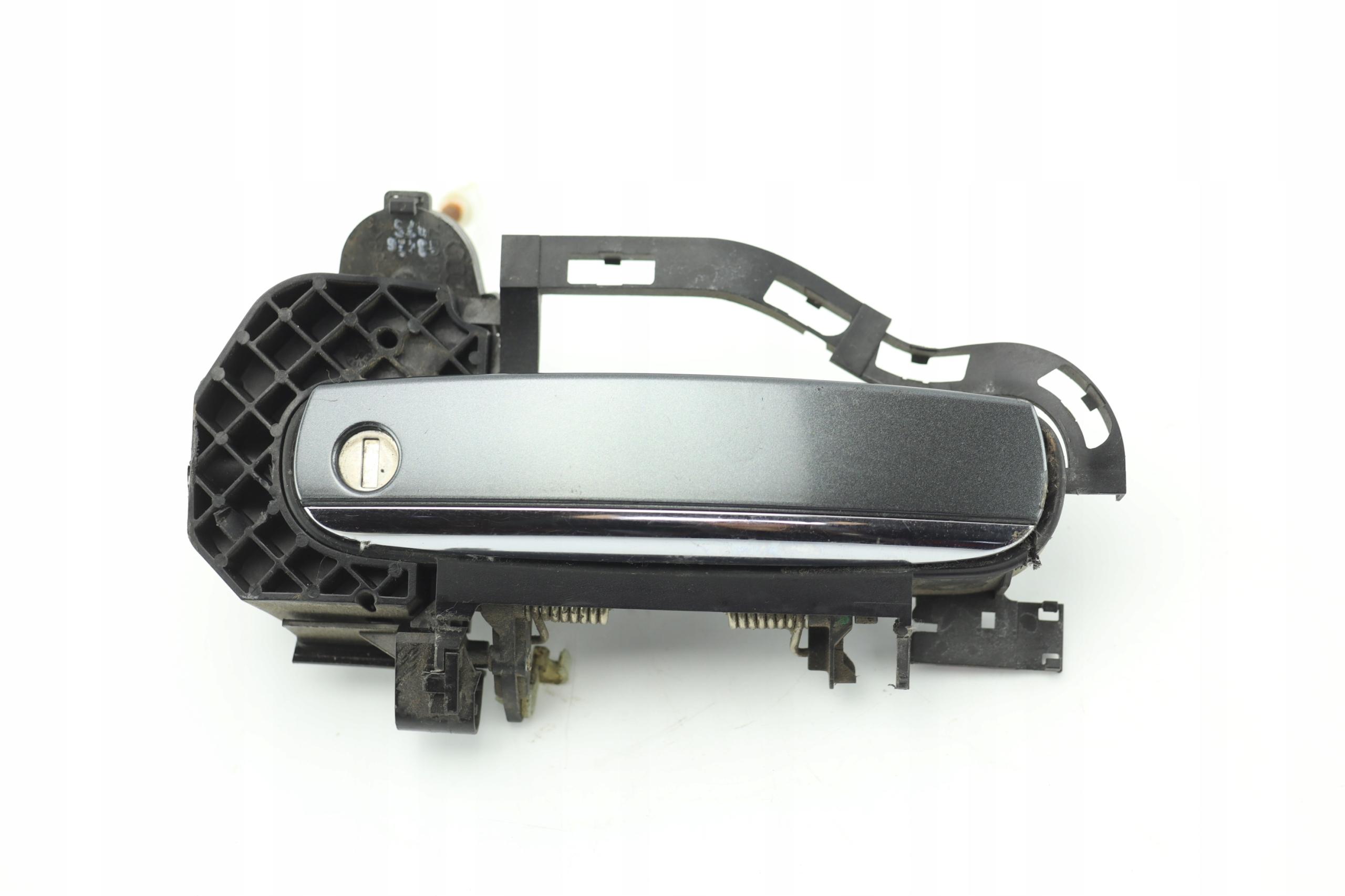 Наружная ручка двери левая передняя AUDI A6 C6 LZ7S EU