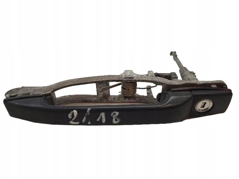 Наружная ручка двери левая передняя Mercedes 190 и W201