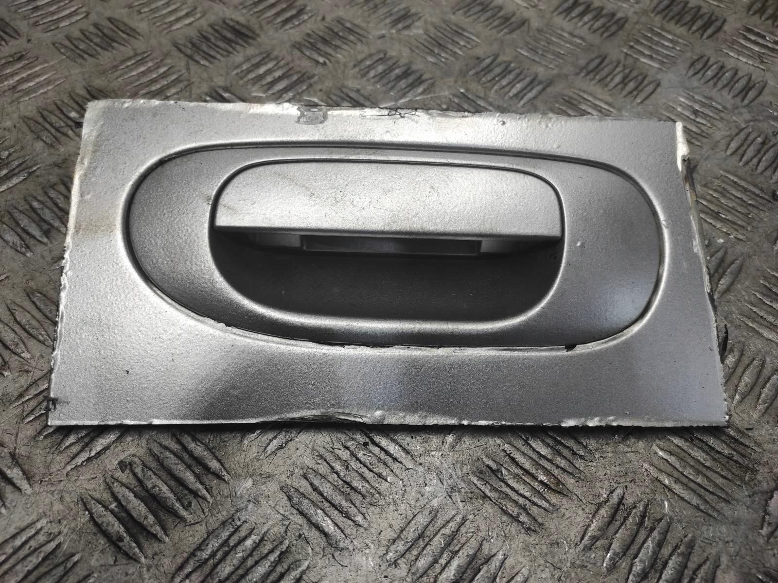 НАРУЖНАЯ РУЧКА ДВЕРИ ЗАДНЯЯ ЛЕВАЯ CARISMA И FL SPACE STAR