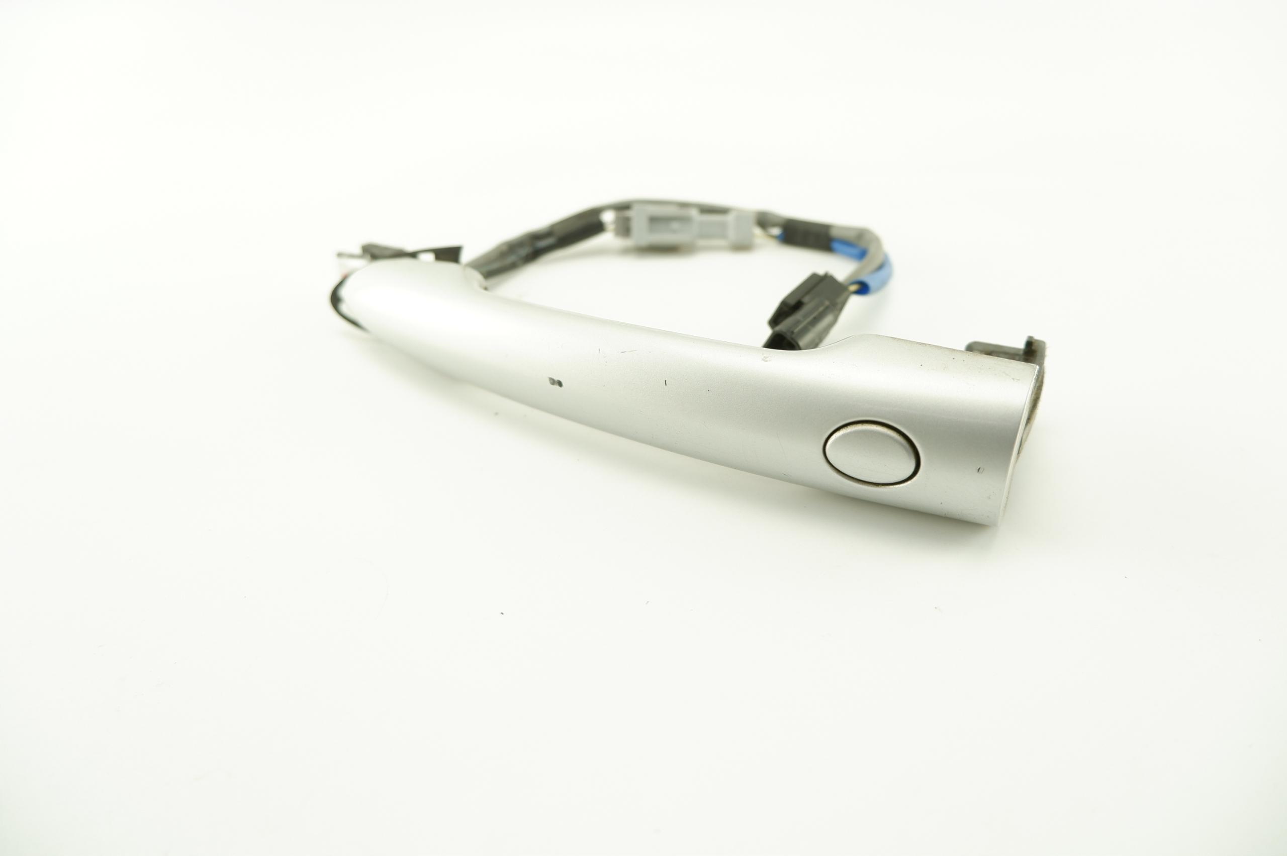 НАРУЖНАЯ РУЧКА ПРАВАЯ ПЕРЕДНЯЯ RENAULT KOLEOS И