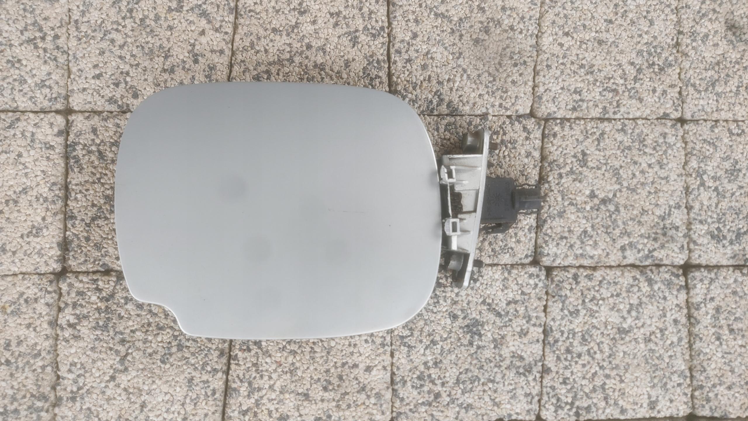 MV632 7700428371 - КРЫШКА ТОПЛИВНОГО БАКА-RENAULT SCENIC 1 И 1999-2003-СЕРЕБРО