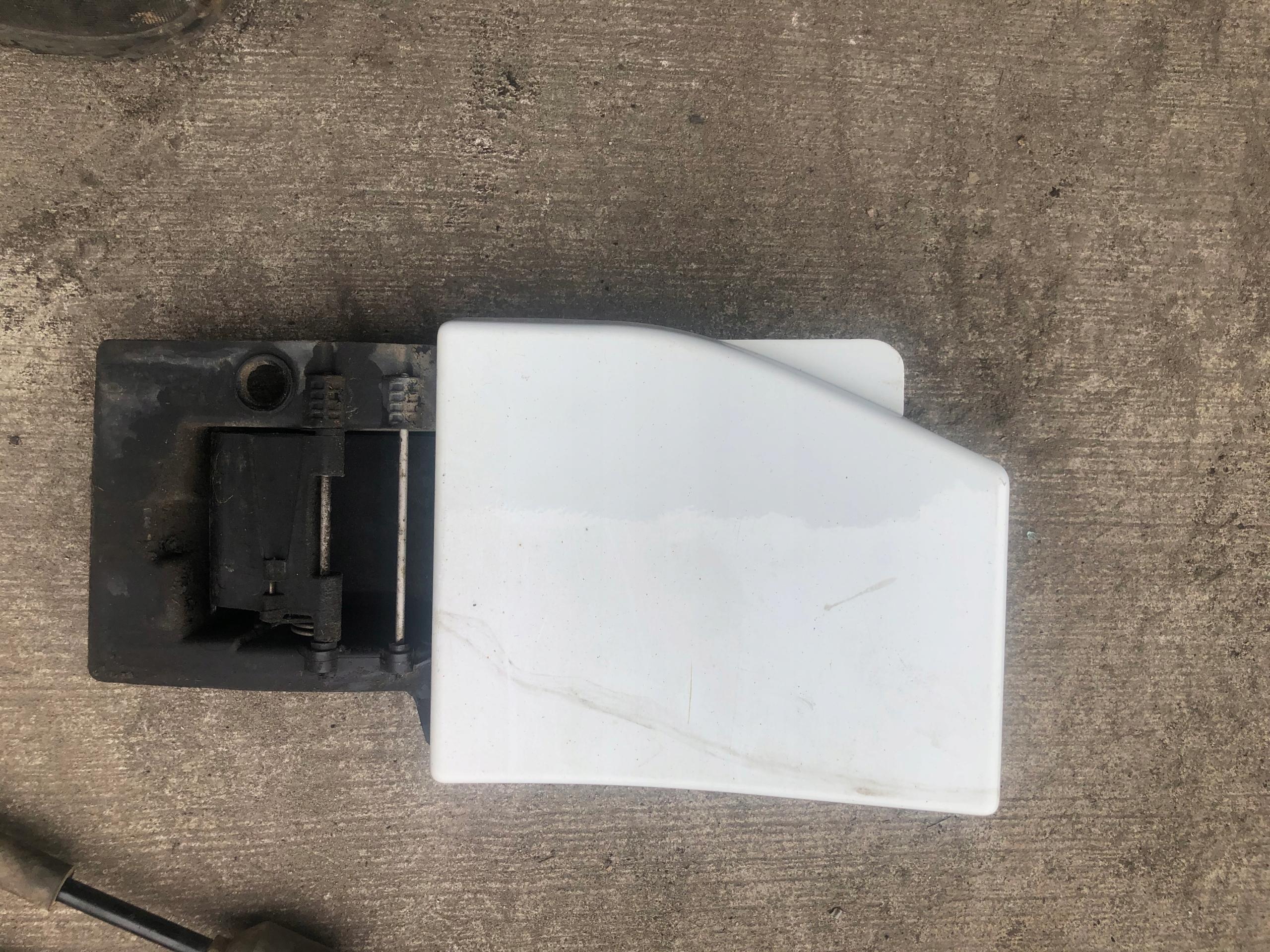 КРЫШКА ТОПЛИВНОГО БАКА TRAFIC VIVARO B 1,6 DCI 2014-19