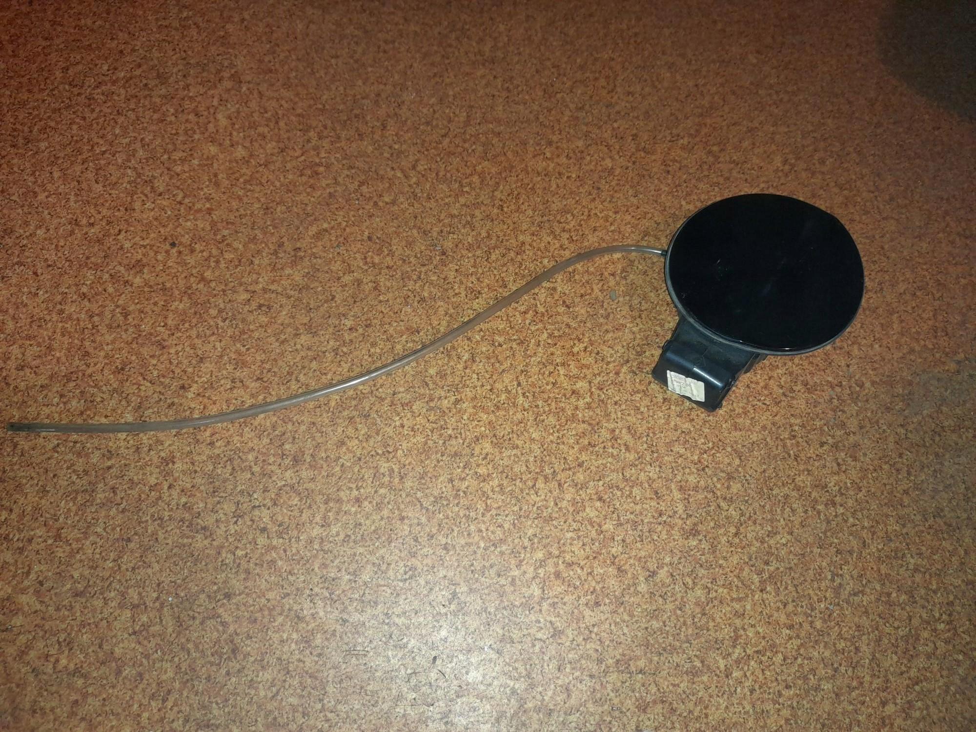 Крышка заливной горловины пробка PASSAT B6 3C9809857A L041 KOMB