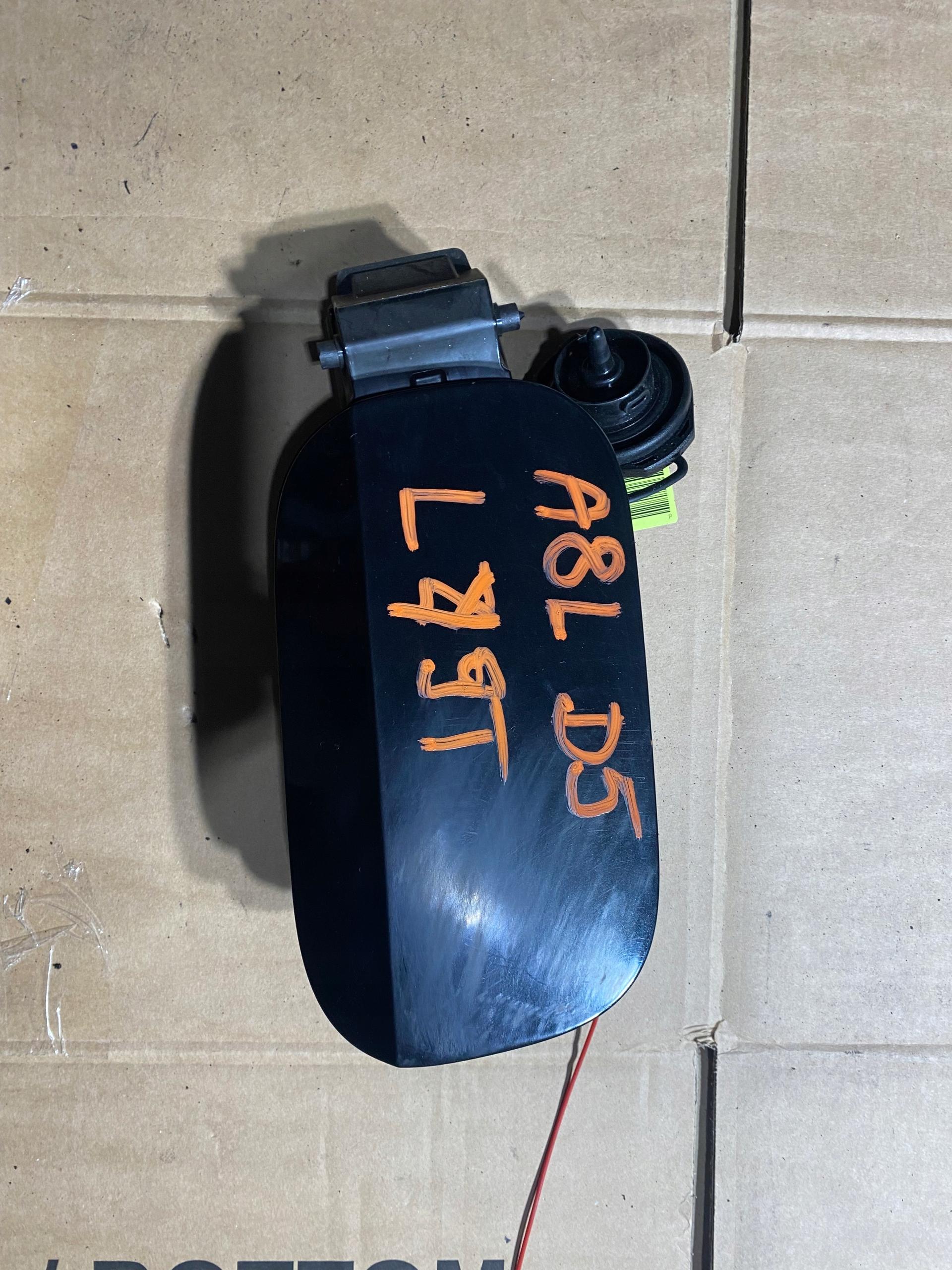 4N0809906G - Крышка топливного бака AUDI A8 D5 4N TDI LY9T