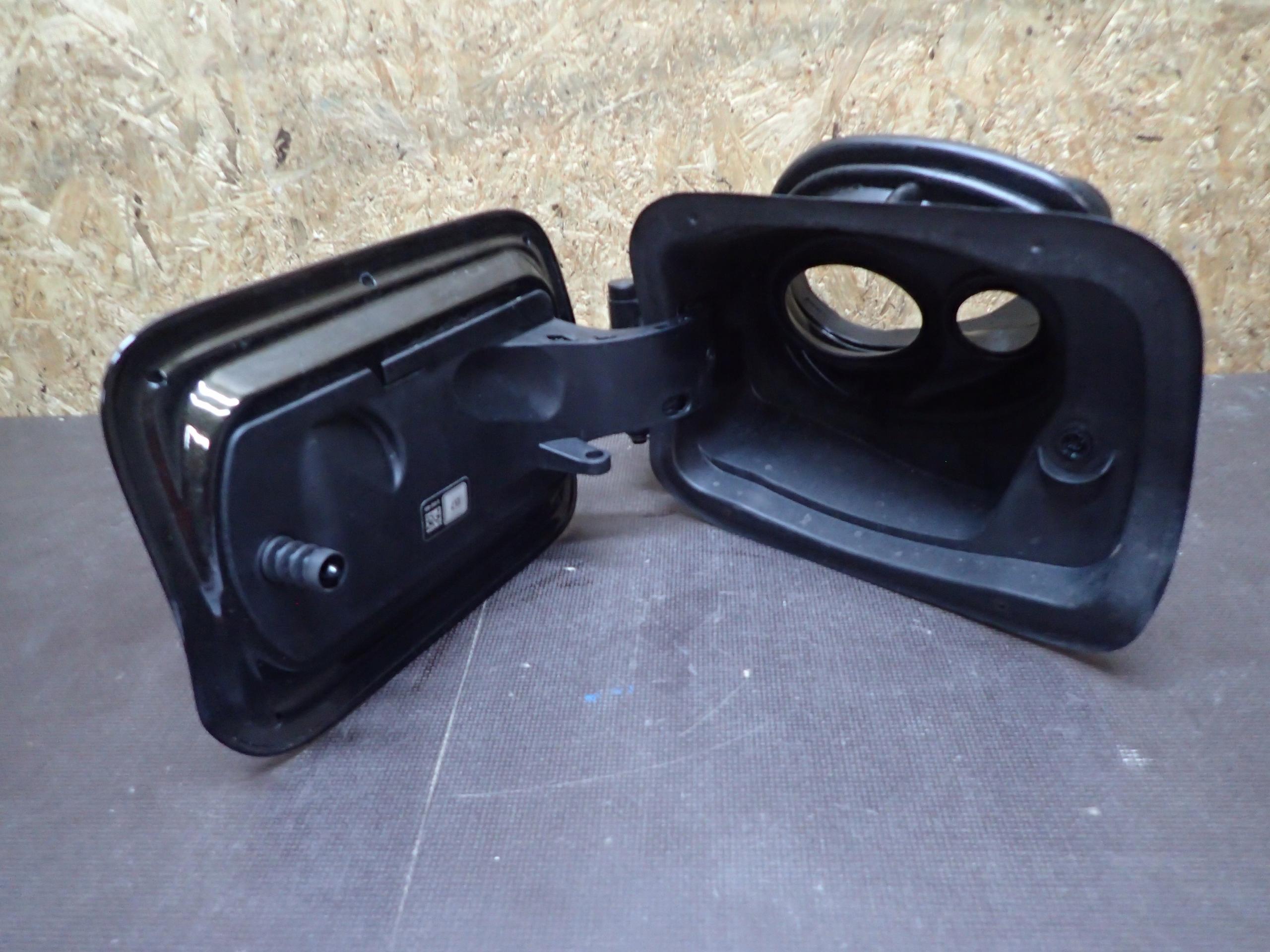 7359171 - Крышка топливного бака BMW X1 F48