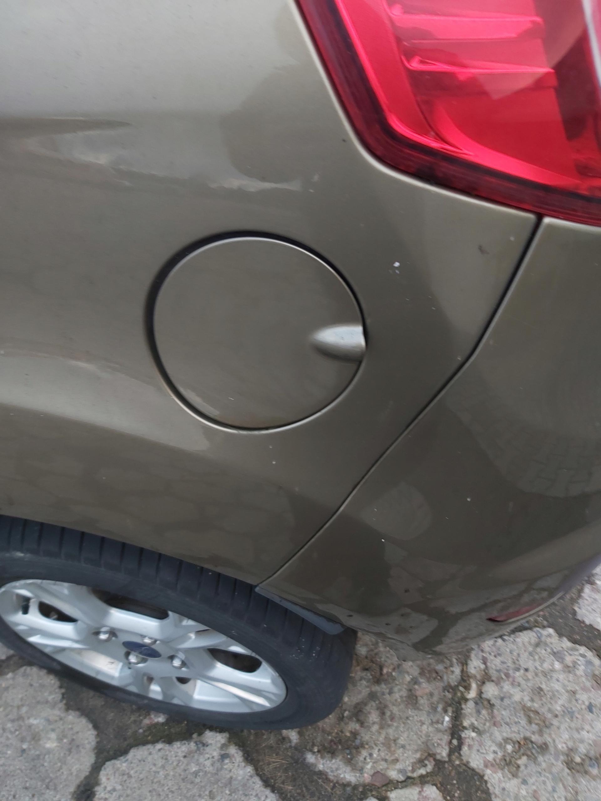 КРЫШКА ТОПЛИВНОГО БАКА FORD FIESTA MK7